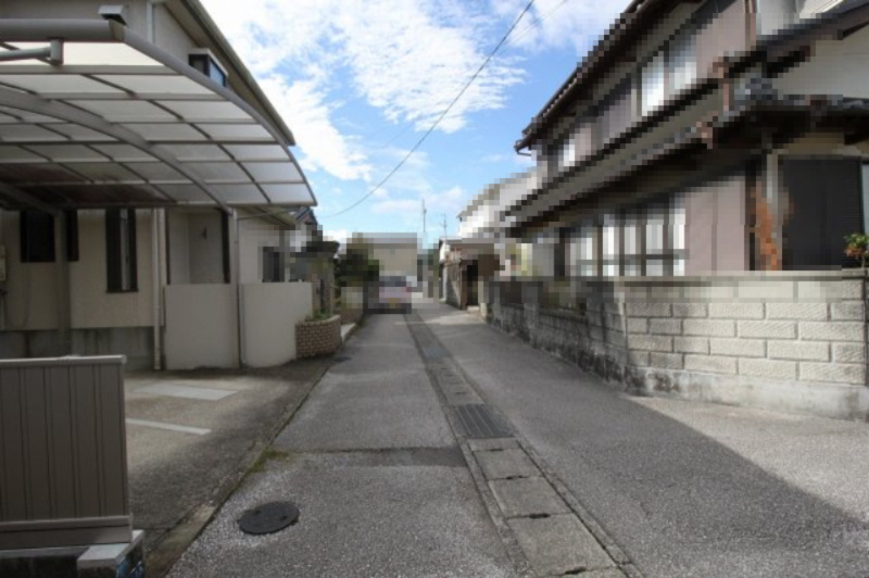 若草町　中古戸建の前面道路含む現地写真