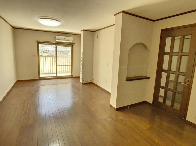 若草町　中古戸建の居間・リビング