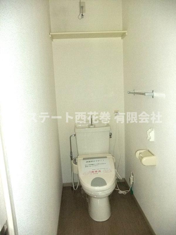 リバーサイド・アイルCのトイレ|収納棚があります