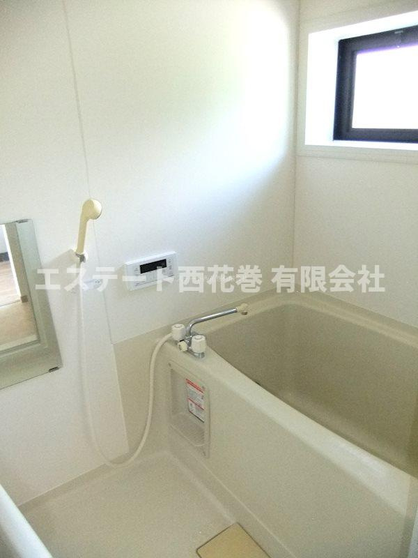 リバーサイド・アイルCの浴室|追焚風呂、浴室窓あり