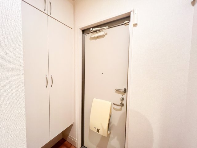 ルミエールあぞのの収納|2階洋室ウォークインクローゼット