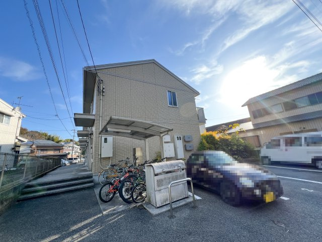 ルミエールあぞのの駐車場