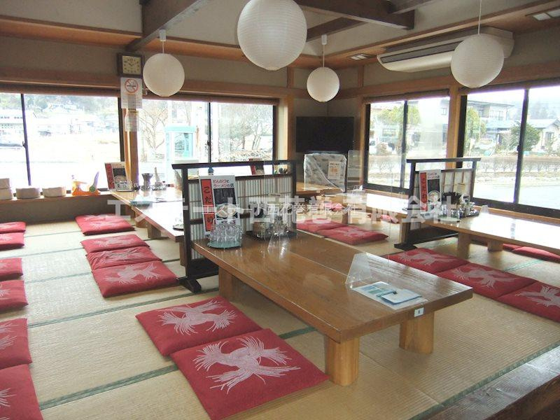 東和町土沢７区貸店舗の居間・リビング