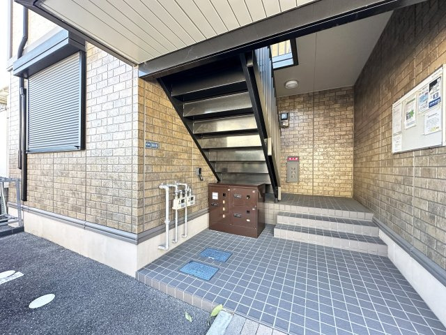 ブルージュ北久保のエントランス