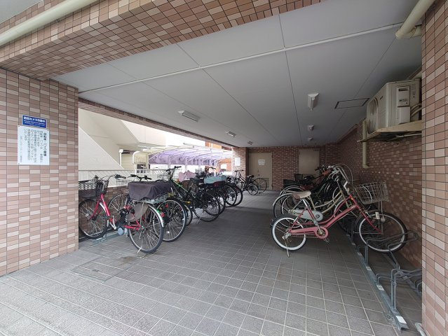 日神パレステージ豊玉第2の駐車場