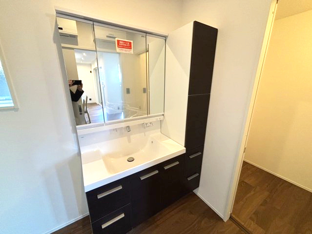 渦森台4丁目一戸建の独立洗面台|独立洗面台で身支度をすべて済ませてしまいましょう