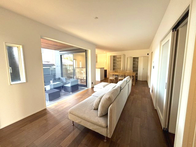 渦森台4丁目一戸建の居間・リビング|おしゃれなリビングです