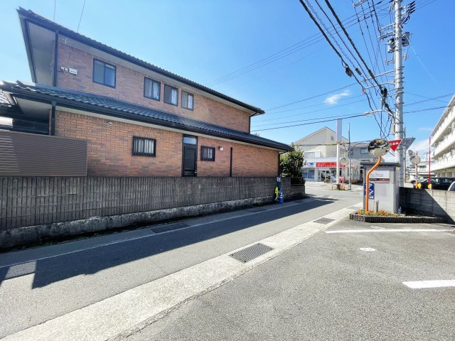 ガーデニアマミの駐車場