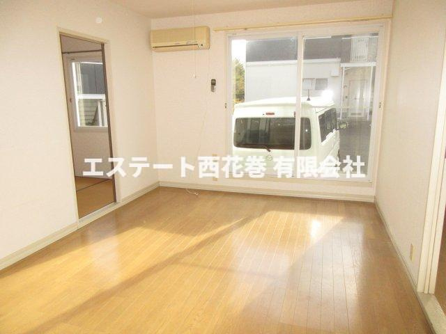 カーメル樹（こだち）Ａの居間・リビング|１階でも日当たりが良いです