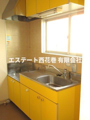 カーメル樹（こだち）Ａのキッチン|キッチンにも窓があります