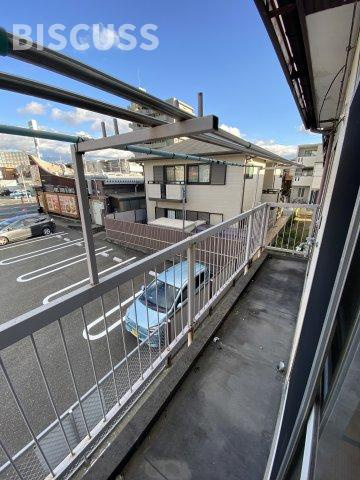 三国ヶ丘ハイツA棟のバルコニー