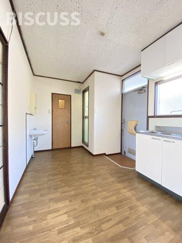 三国ヶ丘ハイツA棟の居間・リビング