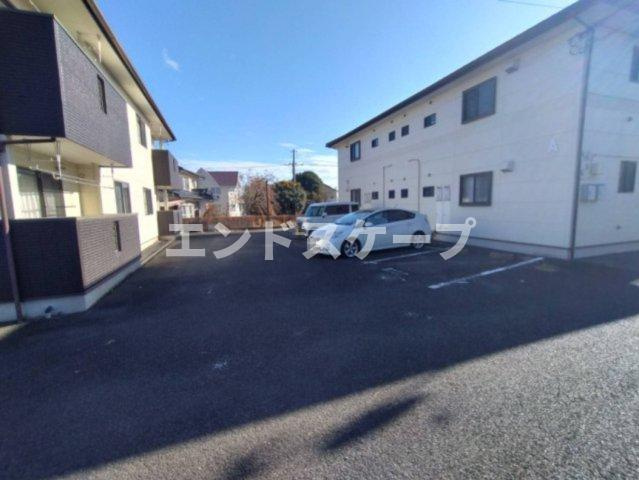 ガイア足門B棟の駐車場|高崎、前橋エリアのお部屋探しはエンドスケープまで！お客様の理想お聞かせ下さい♪