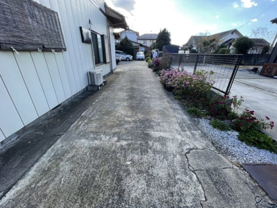 【前面道路含む現地写真】 | 水戸市中丸町　中古戸建