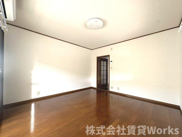 クレブランド二軒屋No.1の居間・リビング|使いやすいリビングです