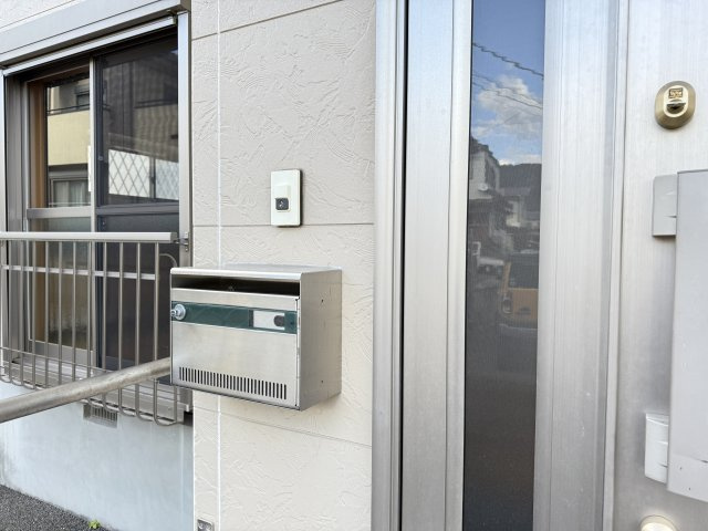 イーリスハイツ　E棟のエントランス