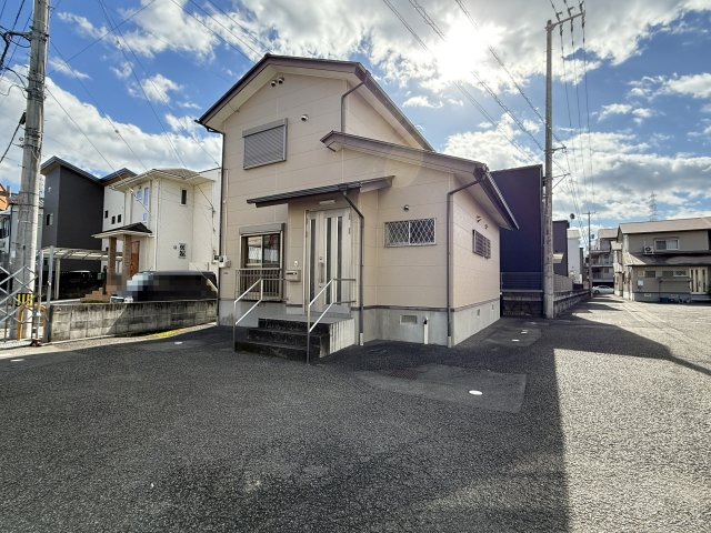 イーリスハイツ　E棟