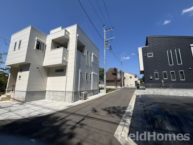 厚木市下川入新築戸建て　№3の前面道路含む現地写真|前面道路含む現地写真です。