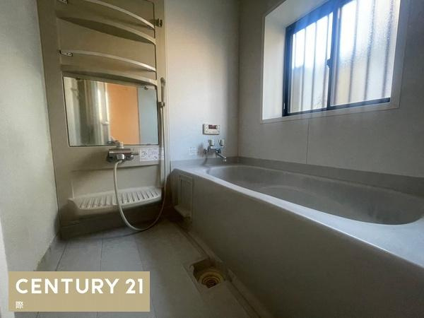 紀の川市桃山町調月の中古一戸建の浴室