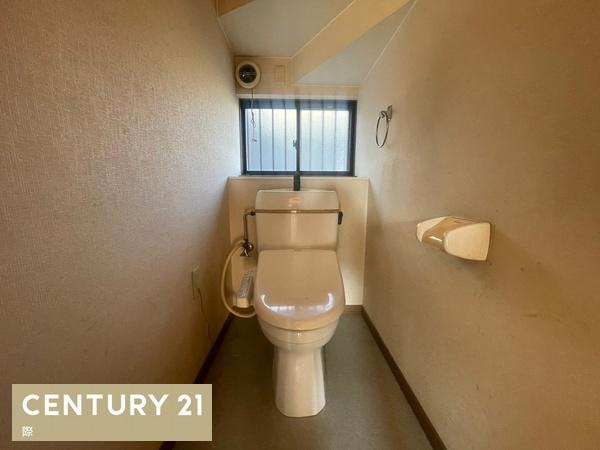 紀の川市桃山町調月の中古一戸建のトイレ