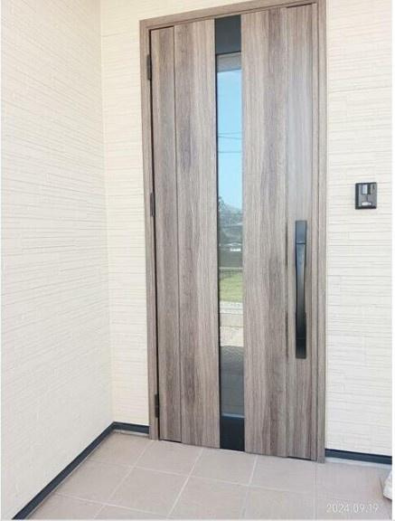 宮崎市島之内　中古戸建の玄関