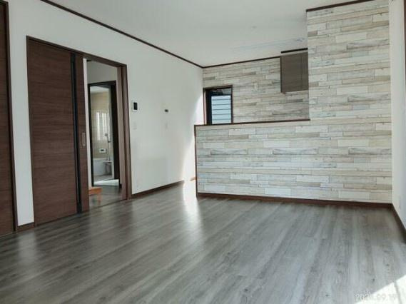 宮崎市島之内　中古戸建の居間・リビング