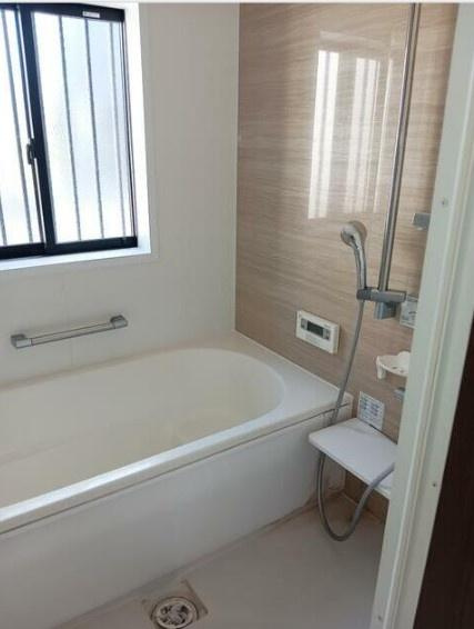 宮崎市島之内　中古戸建の浴室