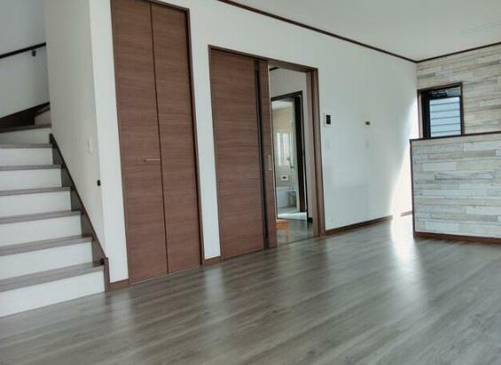 宮崎市島之内　中古戸建の居間・リビング