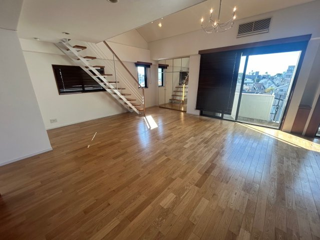 クオリア三正の居間・リビング