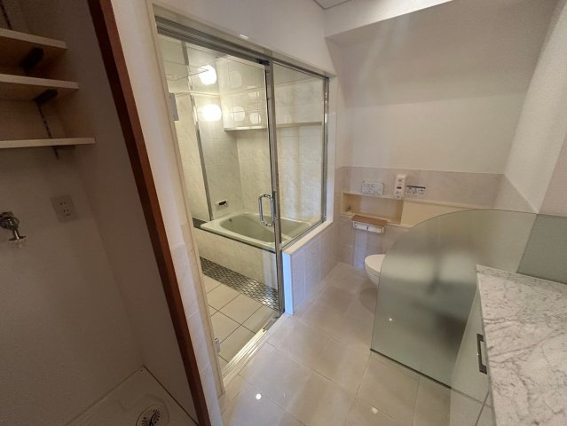 クオリア三正のロビー