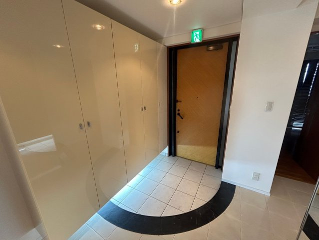 クオリア三正の玄関