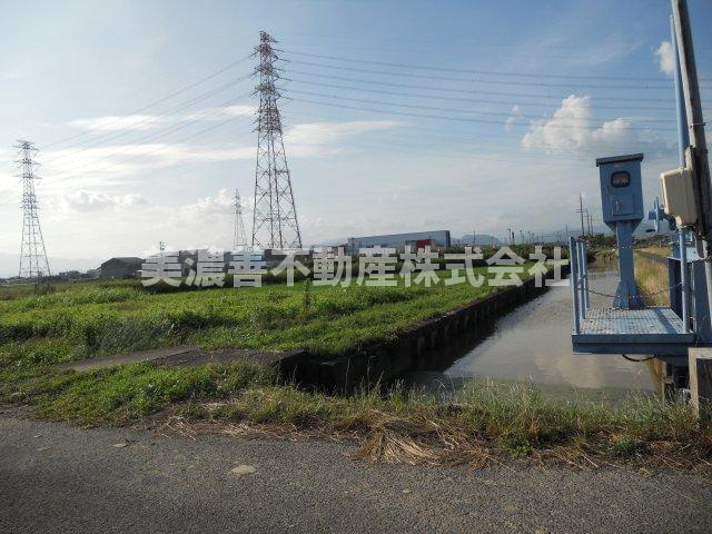 ５２３７４　本巣市十四条土地の外観