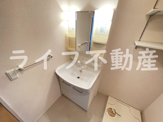 ディアコートNの独立洗面台|使いやすい独立洗面台です