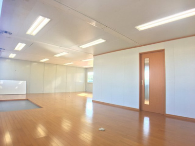 【その他】 | 鈴鹿市白子町　事業用地 | 建物内観　室内　約31帖