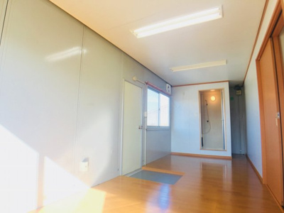 【その他】 | 鈴鹿市白子町　事業用地 | 建物内観　控室約7帖