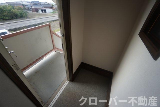 メゾニティ丸亀の玄関