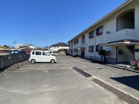 西条ロイヤルハイツの外観