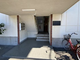 西条ロイヤルハイツの外観