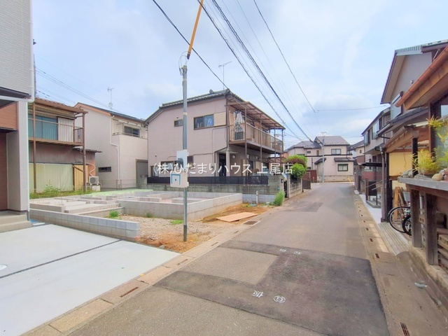 桶川市坂田　1期　新築戸建　クラフト01の前面道路含む現地写真