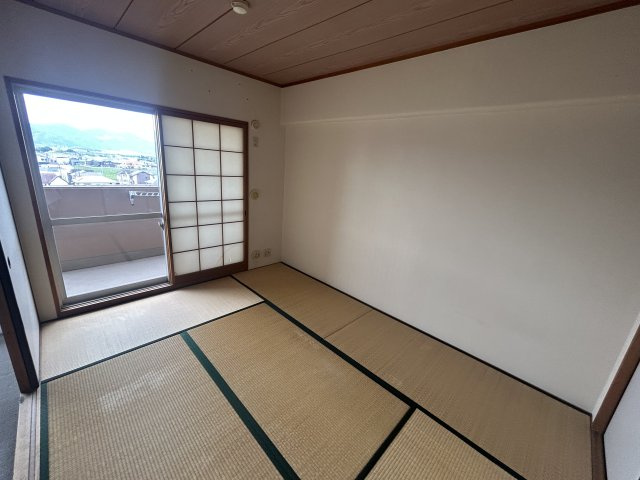 シャルマンフジ岩出参番館の和室