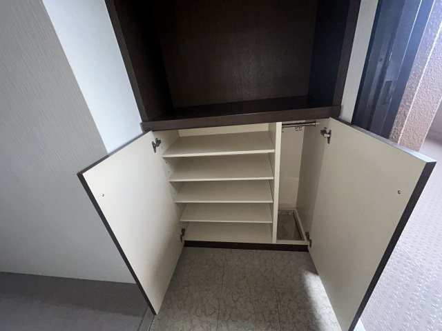 シャルマンフジ岩出参番館の収納