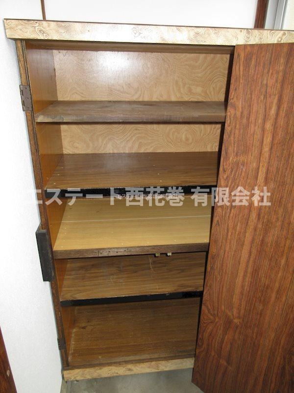 小笠原荘　貸家の玄関|下駄箱
