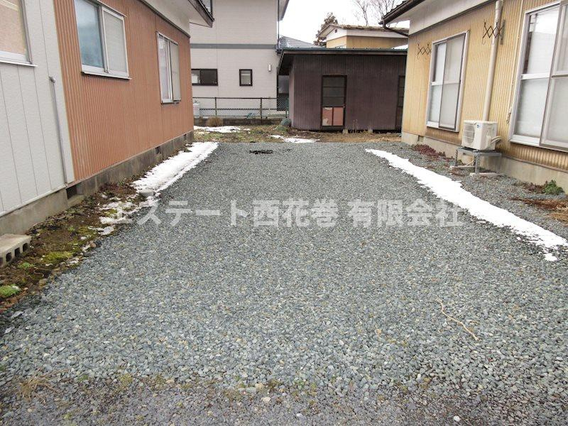 小笠原荘　貸家|縦列駐車になります。