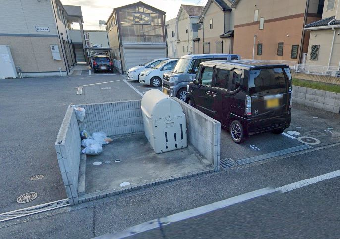 フジパレス札場の駐車場