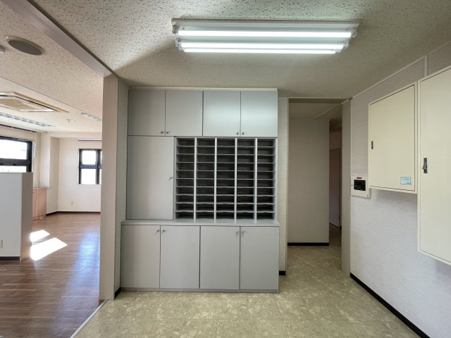 ツルビルの内装