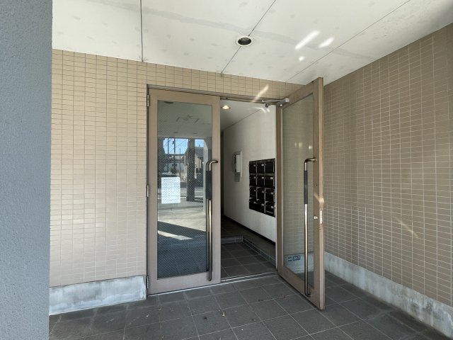 ツルビルのエントランス