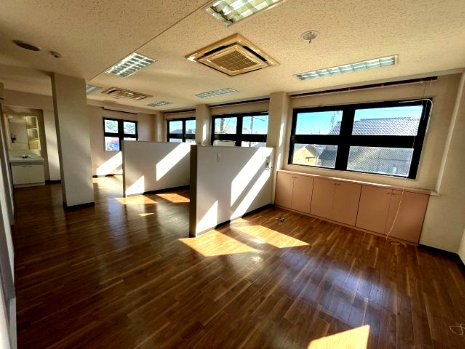 ツルビルの内装