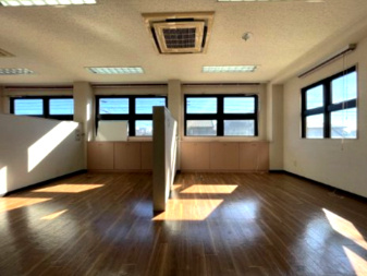 ツルビルの内装