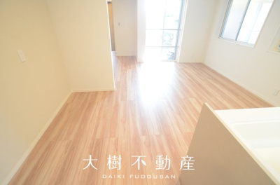 【居間・リビング】 | 綾瀬市深谷南1丁目 新築戸建て 全1棟【仲介手数料無料】