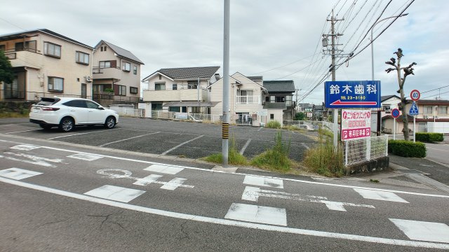 COM’S北二ツ坂1階店舗の駐車場